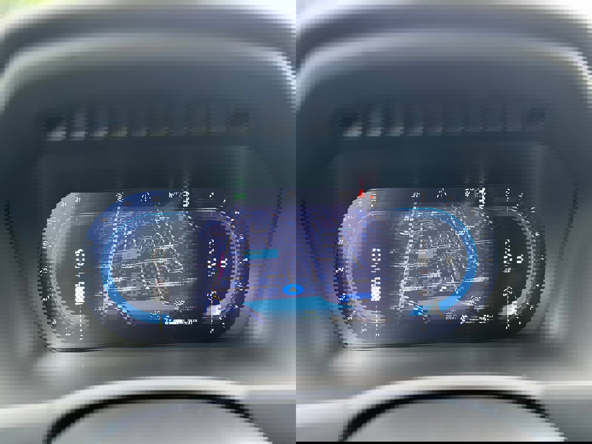 Certified 2025 Volvo XC90 B5 Core image 8