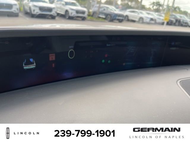 Used 2025 Lincoln Nautilus Premier image 19