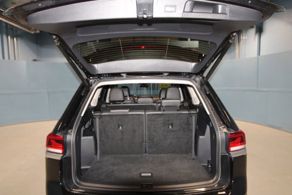 Used 2025 Volkswagen Atlas SE image 34