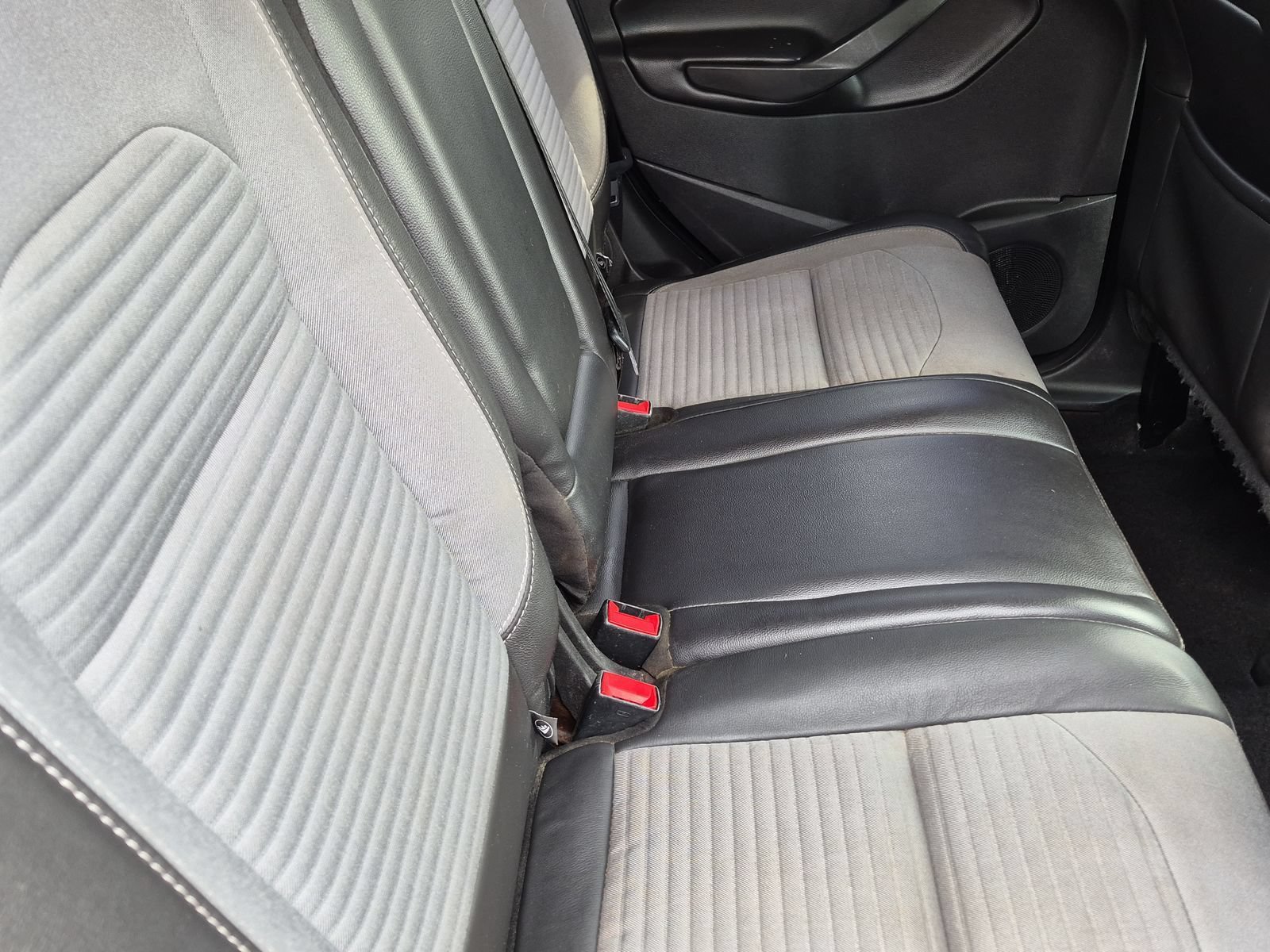 Used 2017 Ford Escape SE w/ Equipment Group 201A AWD/4WD image 19