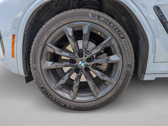 Used 2024 BMW X4 xDrive30i w/ Premium Package AWD/4WD image 16