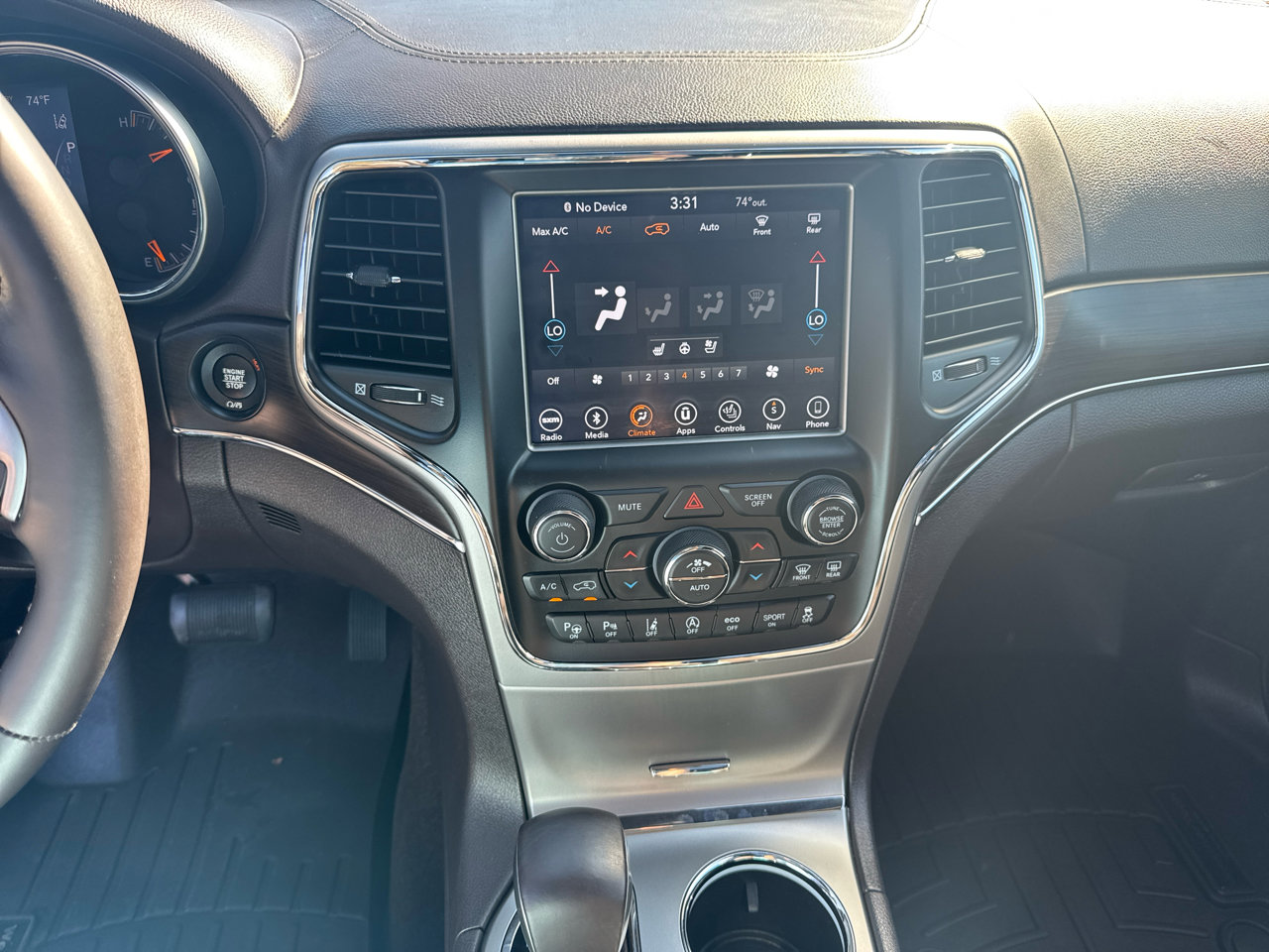 Used 2018 Jeep Grand Cherokee Overland image 10