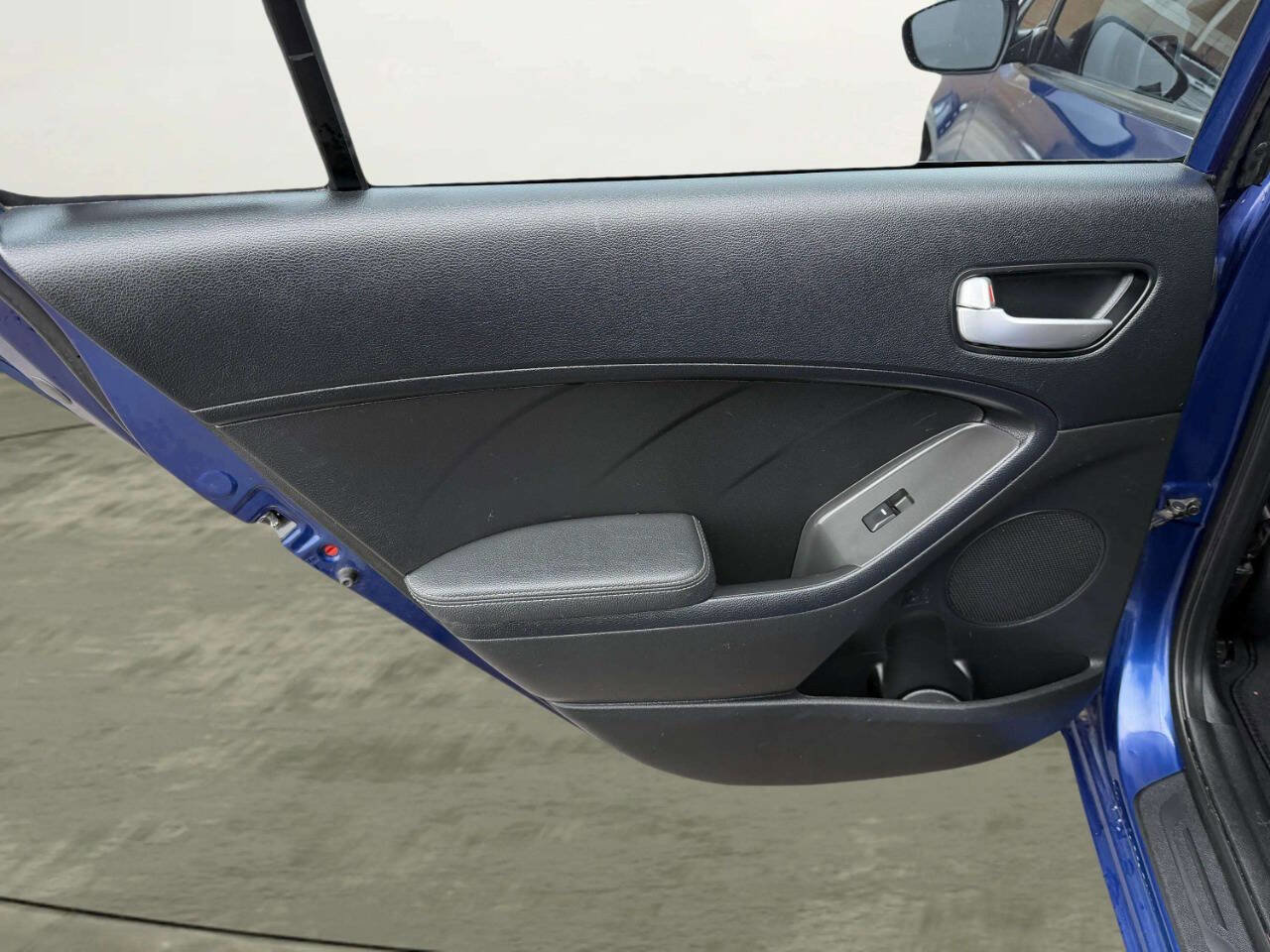 Used 2017 Kia Forte LX image 15