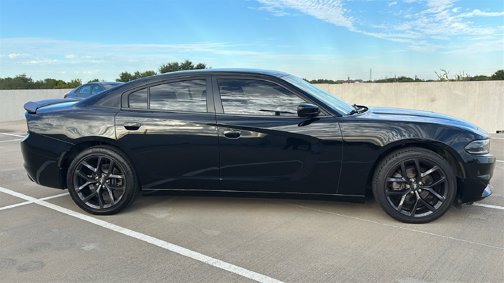 Used 2021 Dodge Charger SXT w/ Blacktop Package RWD image 14