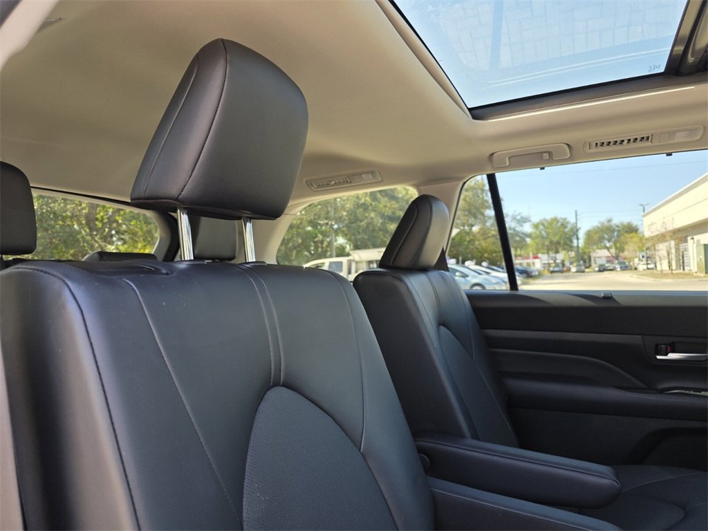 Certified 2024 Toyota Grand Highlander XLE image 18