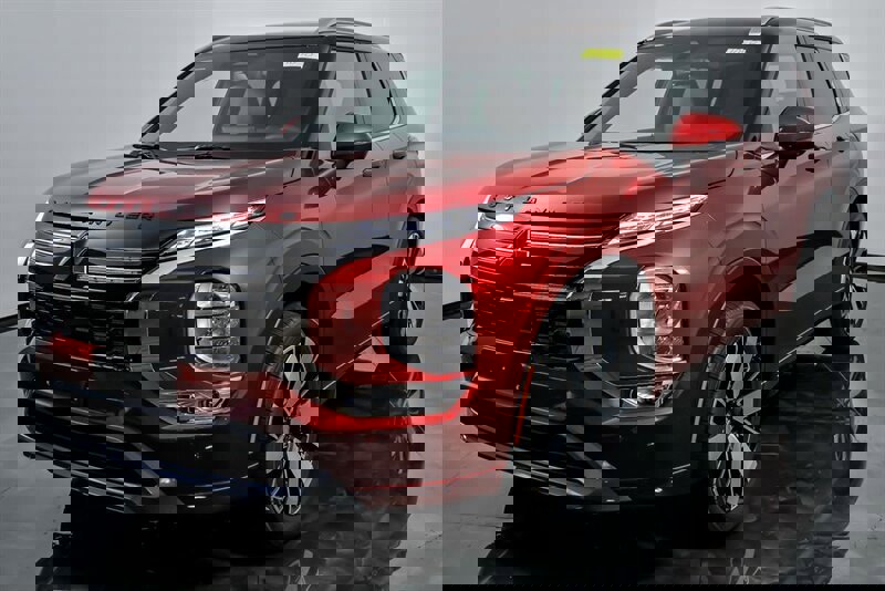 New 2025 Mitsubishi Outlander SEL image 5