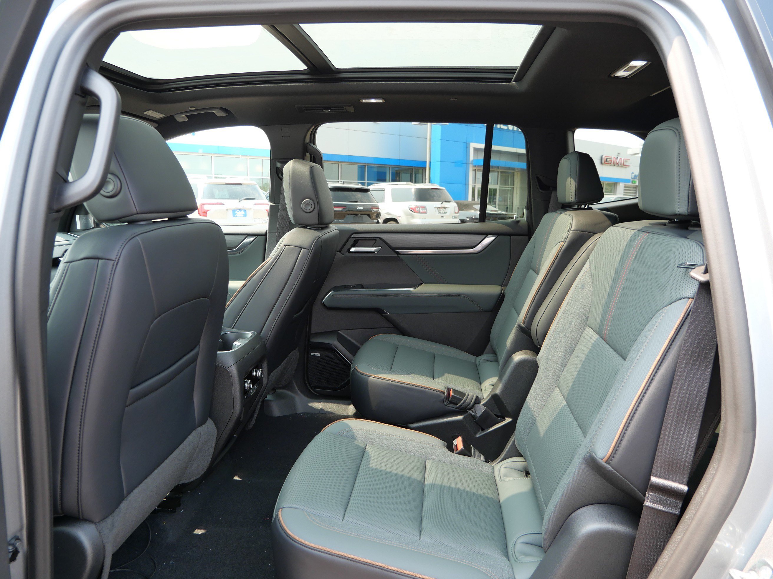 New 2026 GMC Acadia AT4 w/ Super Cruise Package AWD/4WD image 11