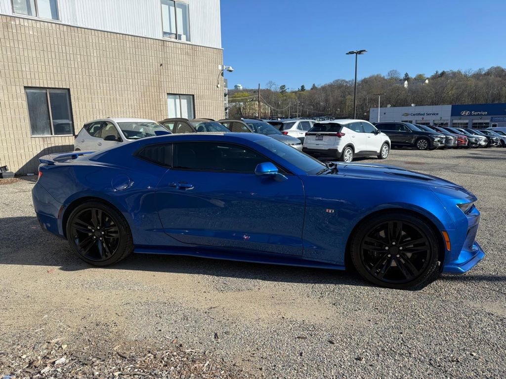 Used 2018 Chevrolet Camaro SS RWD image 8