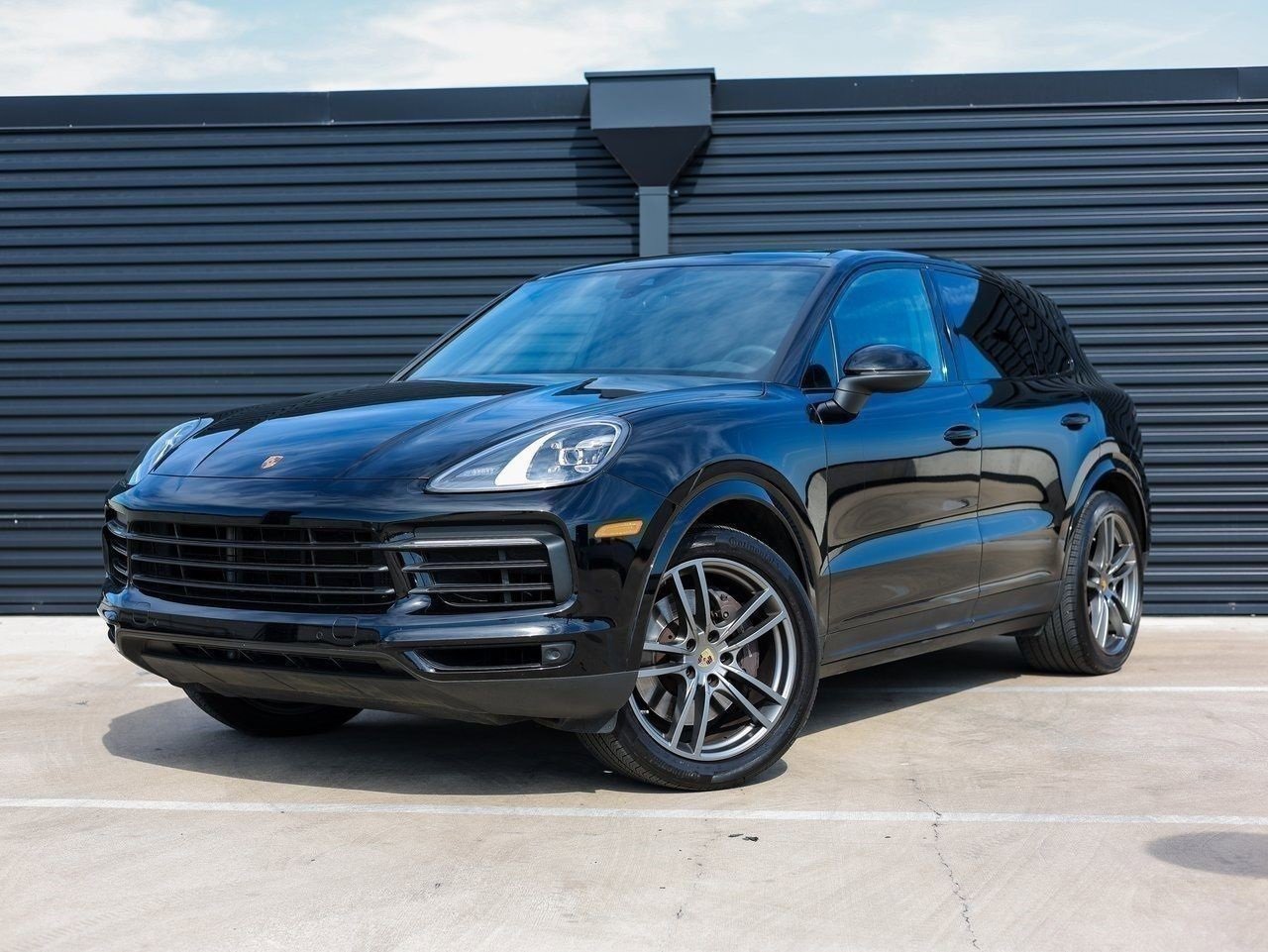 Certified 2023 Porsche Cayenne image 1
