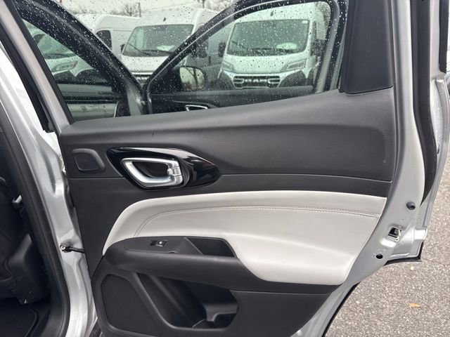 Certified 2025 Jeep Compass Limited w/ Sun & Sound Group image 26