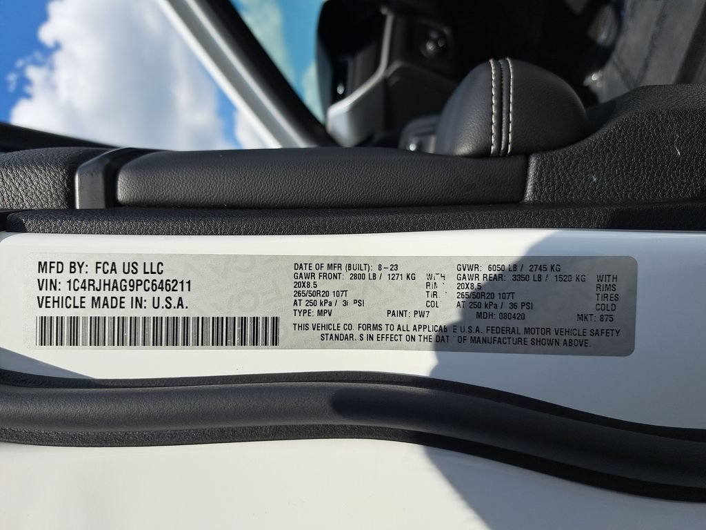 Certified 2023 Jeep Grand Cherokee Altitude AWD/4WD image 36
