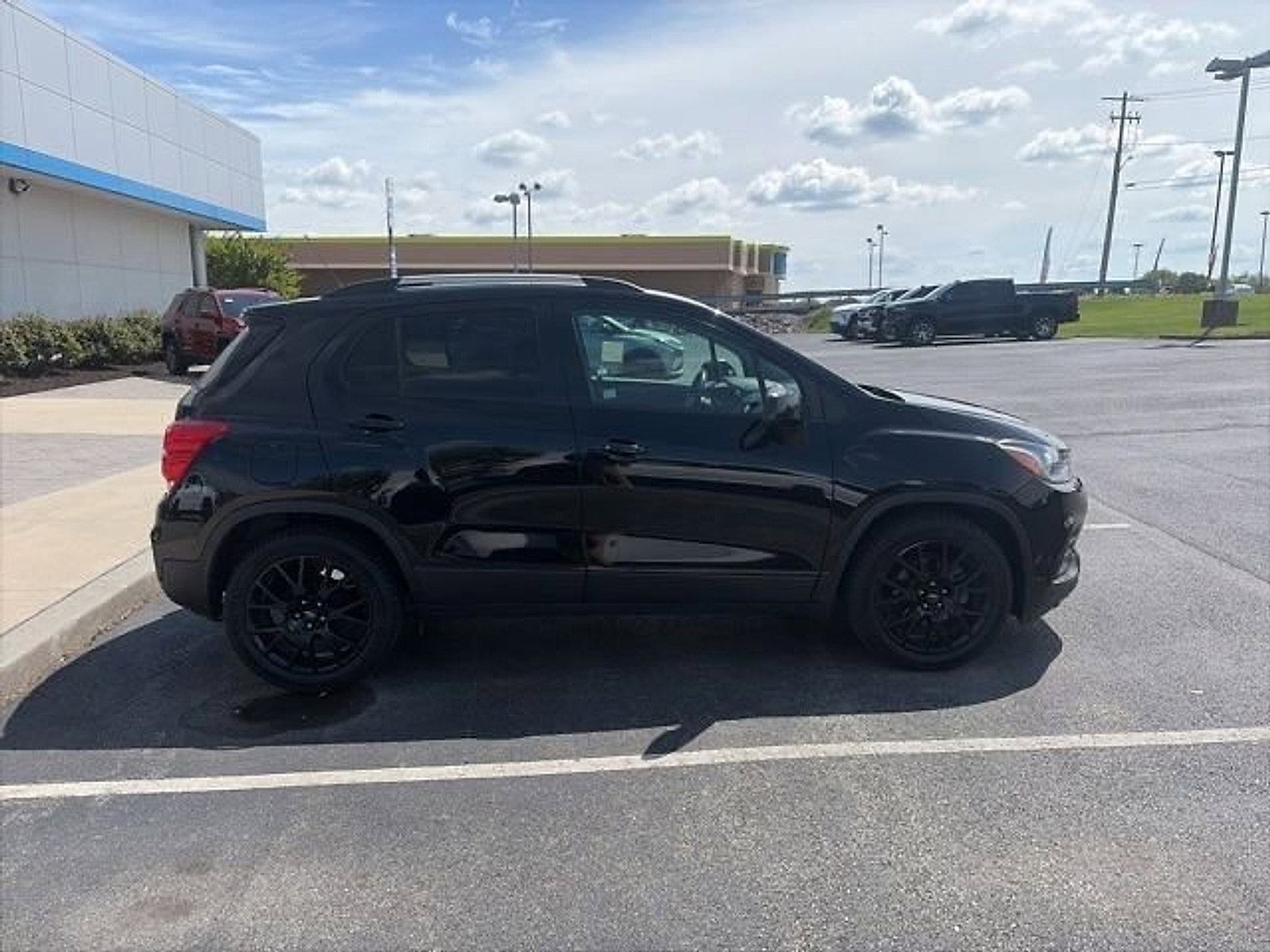 Certified 2021 Chevrolet Trax LT w/ Premium Seat Package FWD image 8