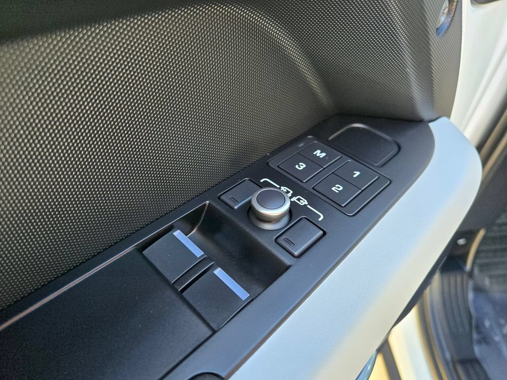 Used 2023 Land Rover Defender 90 S AWD/4WD image 15