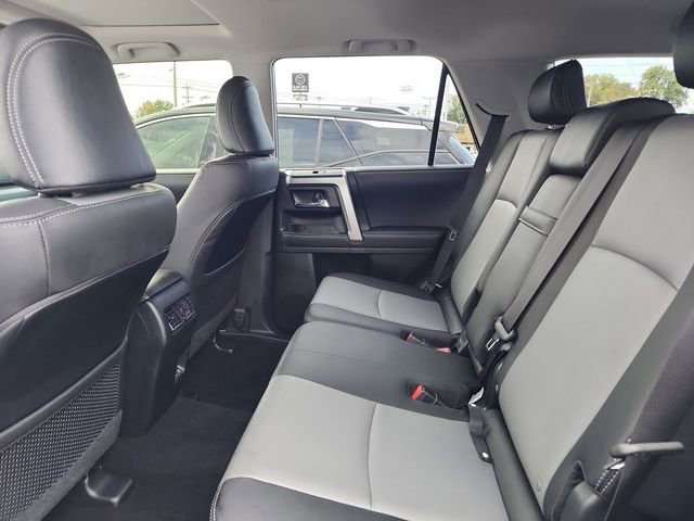 Used 2022 Toyota 4Runner SR5 Premium image 10