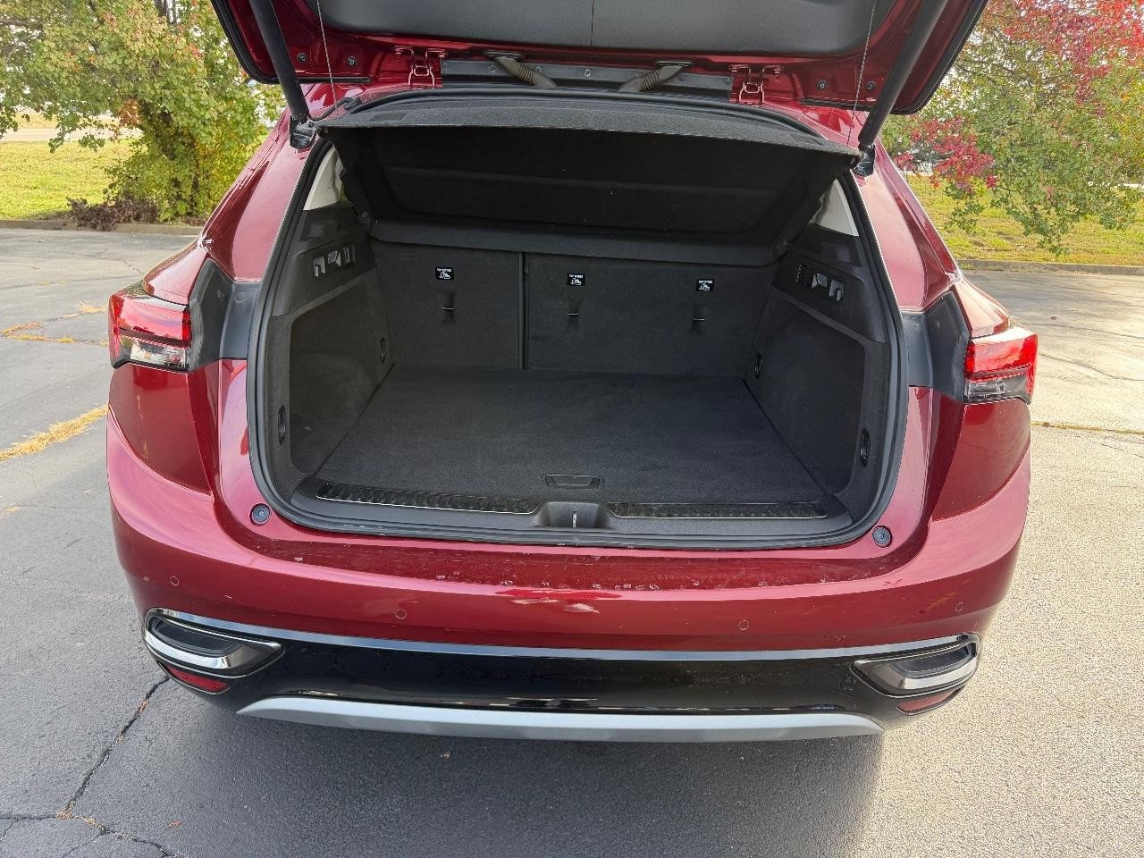 Used 2021 Buick Envision Essence w/ Sport Touring Package image 5