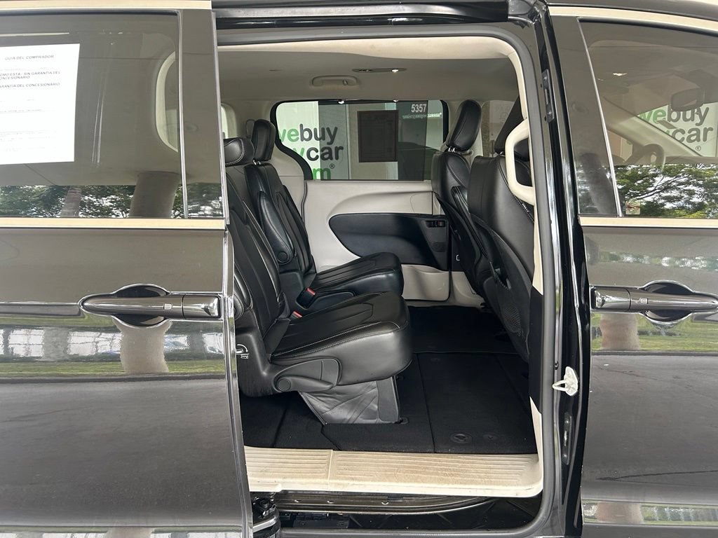 Used 2021 Chrysler Voyager Lxi FWD image 25