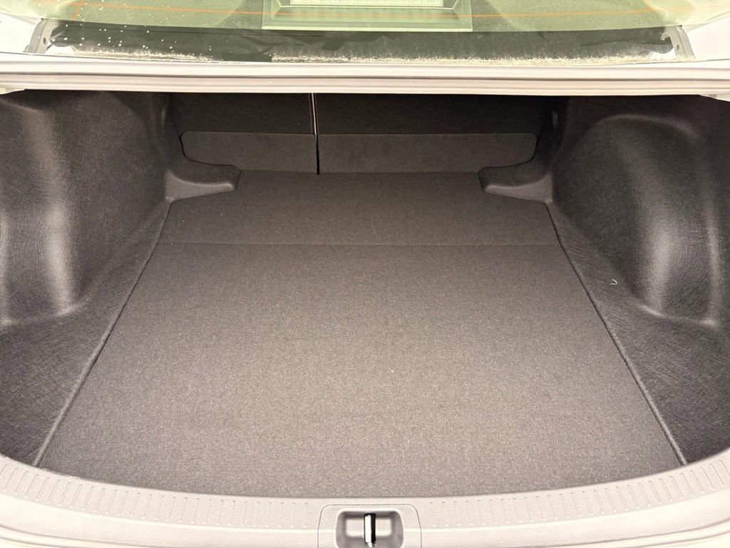 Used 2026 Toyota Corolla LE image 28