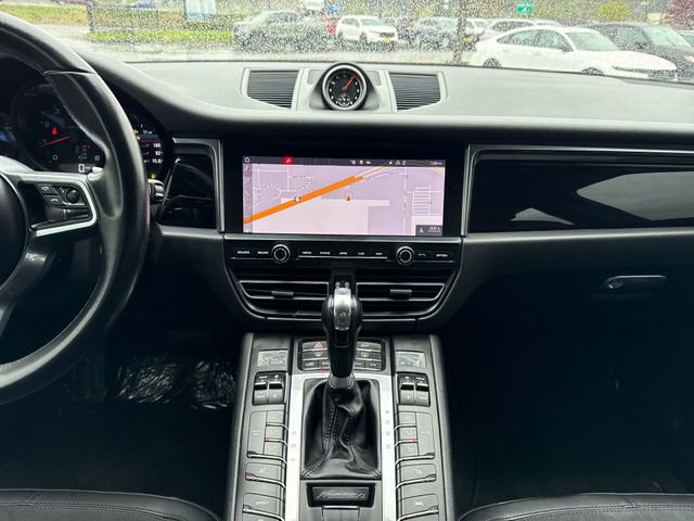 Used 2021 Porsche Macan image 24