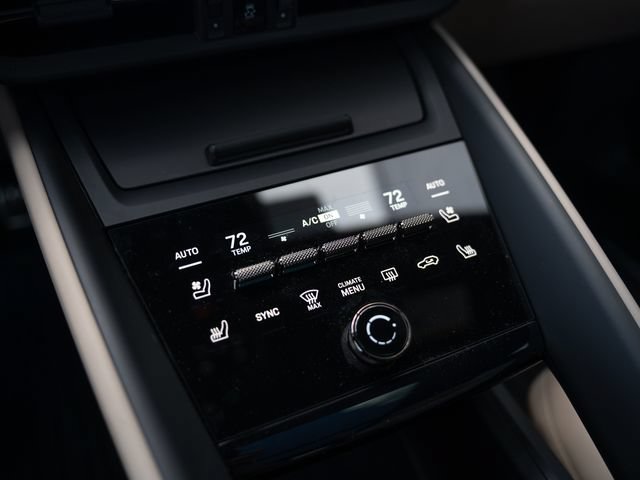 Certified 2024 Porsche Macan Turbo Electric AWD/4WD image 26