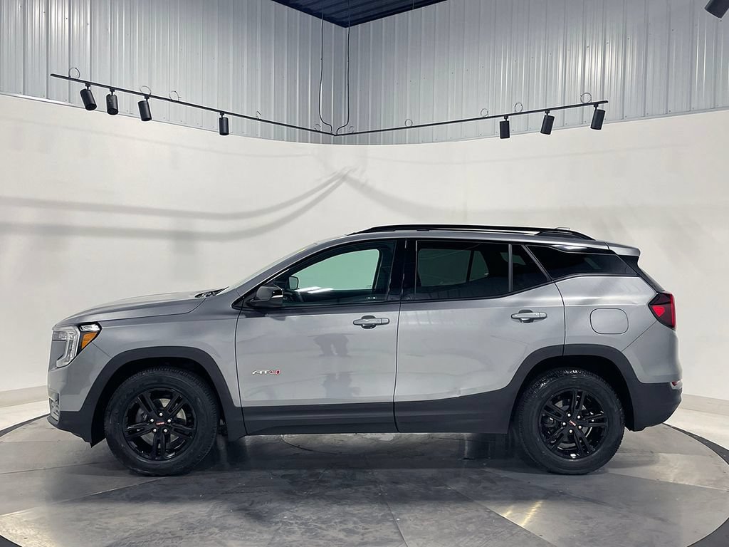 Used 2024 GMC Terrain AT4 AWD/4WD image 12