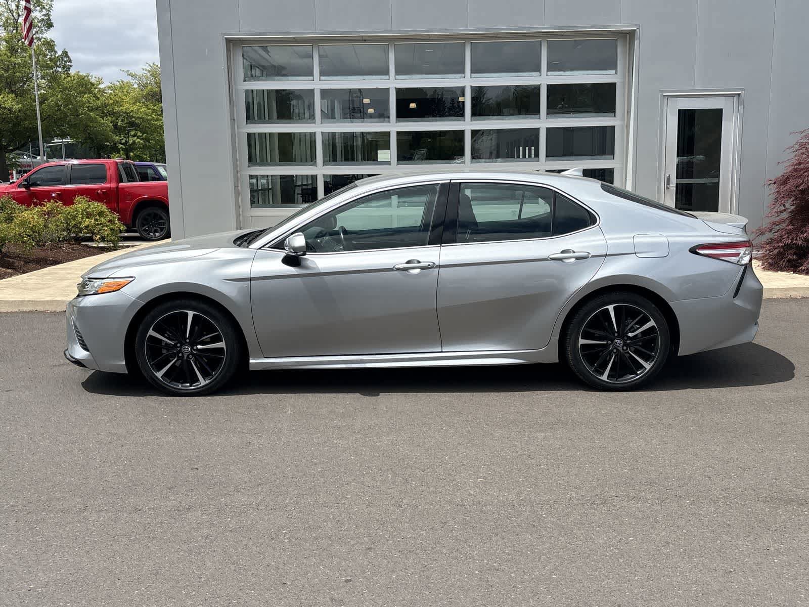 Used 2020 Toyota Camry XSE FWD image 2