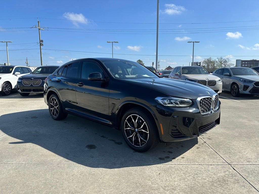 Certified 2025 BMW X4 xDrive30i image 3