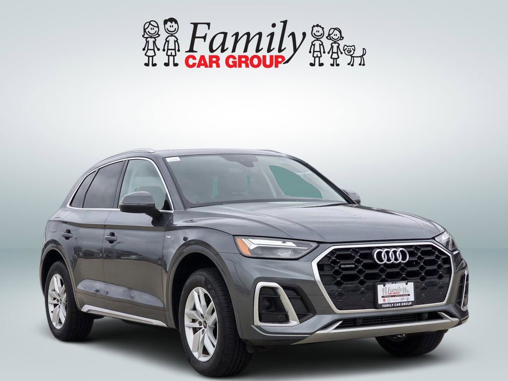 Used 2023 Audi Q5 2.0T Premium w/ Convenience Package AWD/4WD image 2