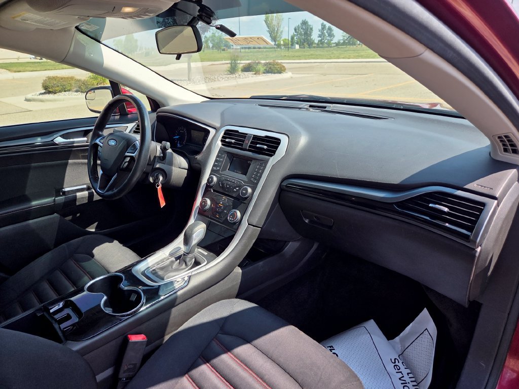 Used 2016 Ford Fusion SE w/ Equipment Group 201A FWD image 29