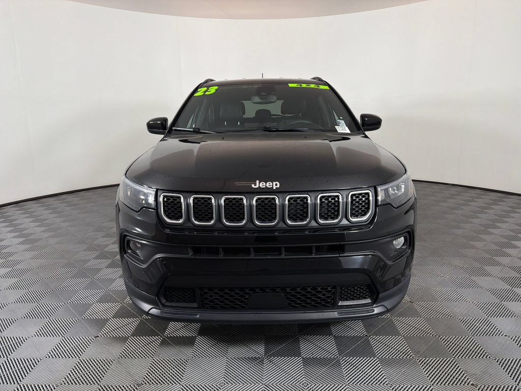 Used 2023 Jeep Compass Latitude AWD/4WD image 8