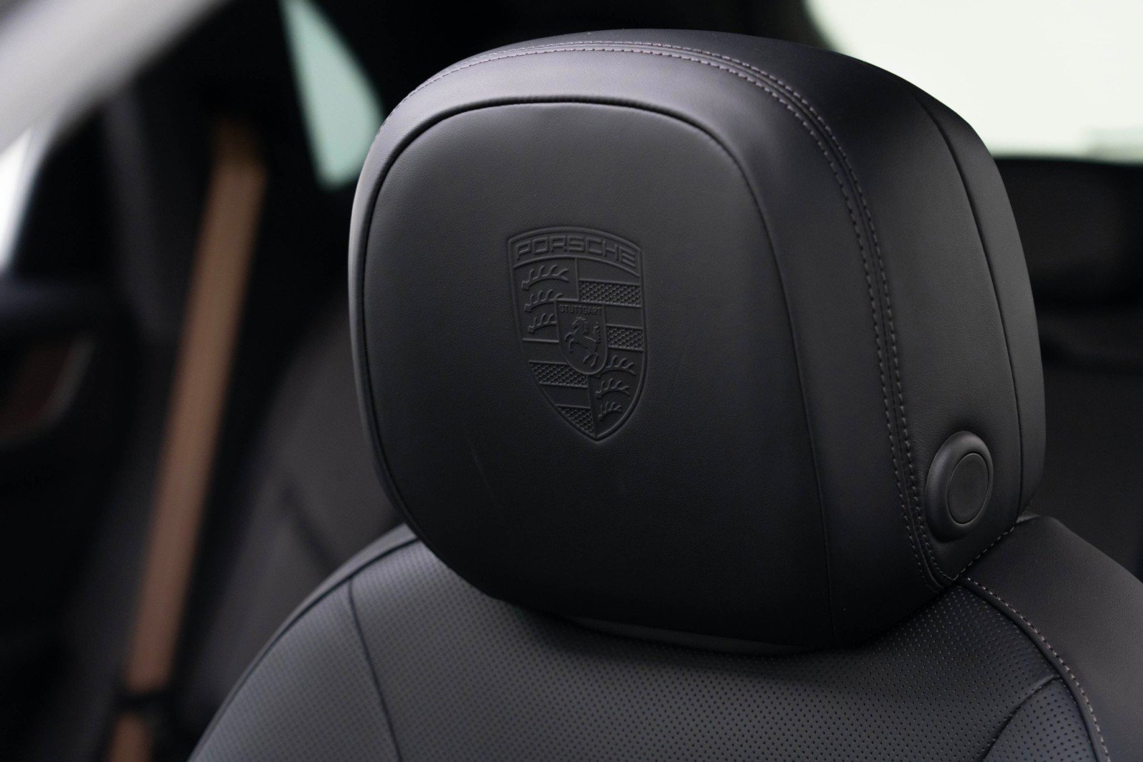 New 2025 Porsche Cayenne image 18