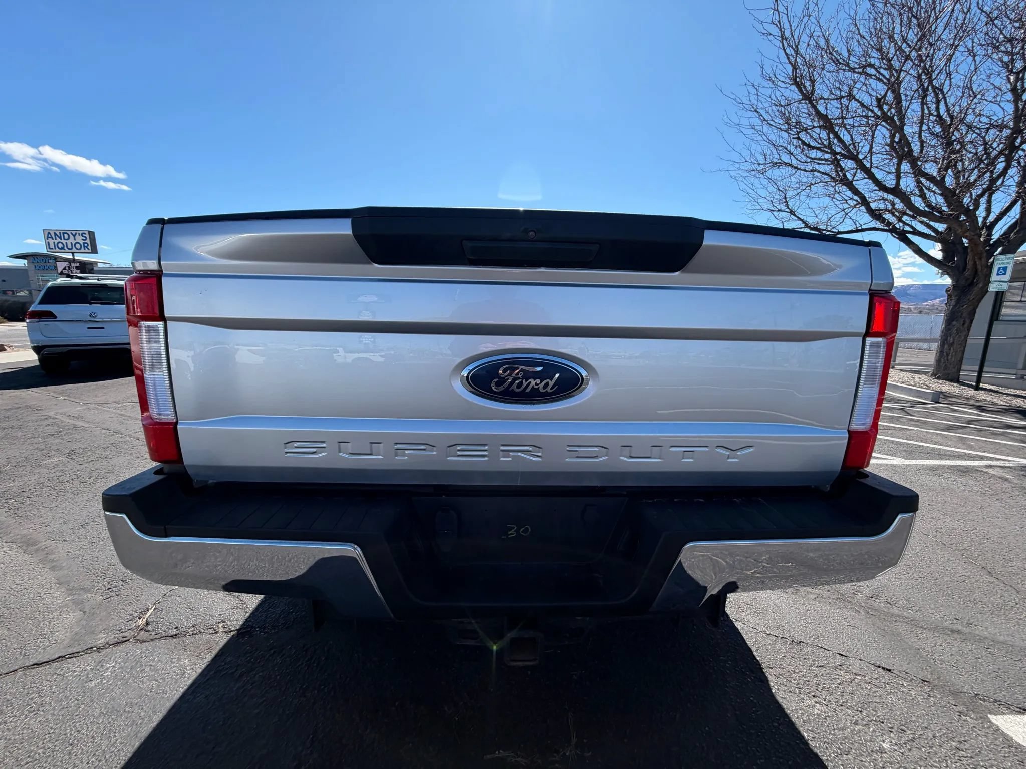 Used 2017 Ford F250 XLT w/ FX4 Off-Road Package AWD/4WD image 7