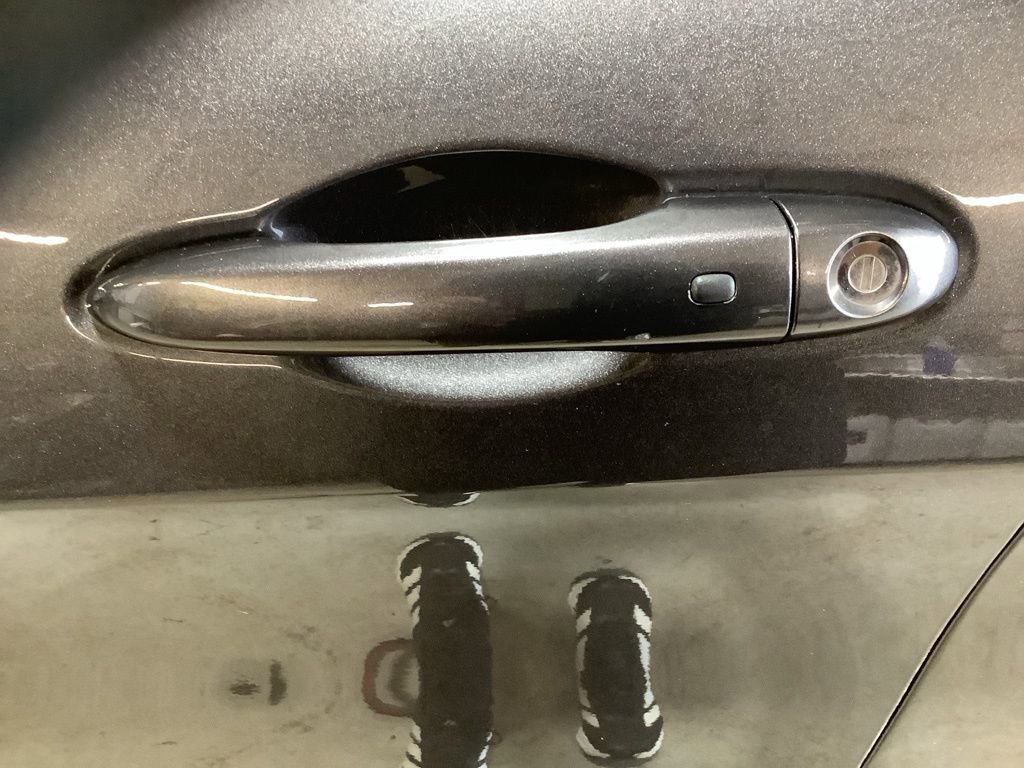 Used 2019 Jeep Cherokee Limited image 14