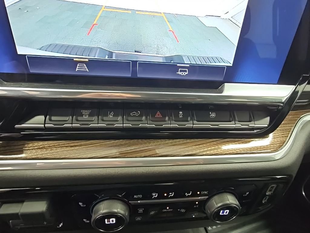 Used 2025 Chevrolet Silverado 2500 LT w/ Convenience Package image 21