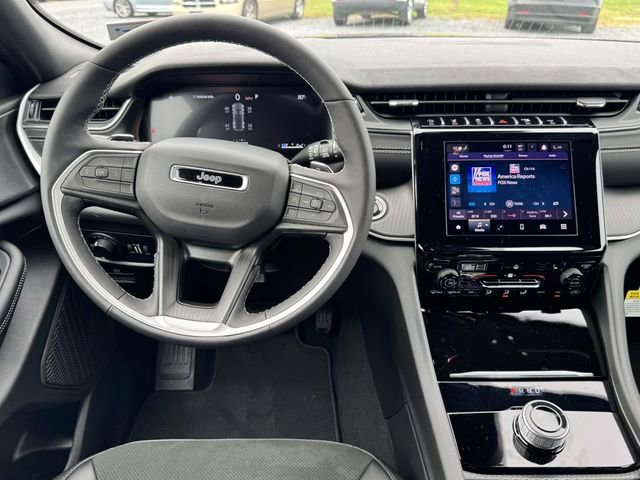 New 2025 Jeep Grand Cherokee Altitude image 2