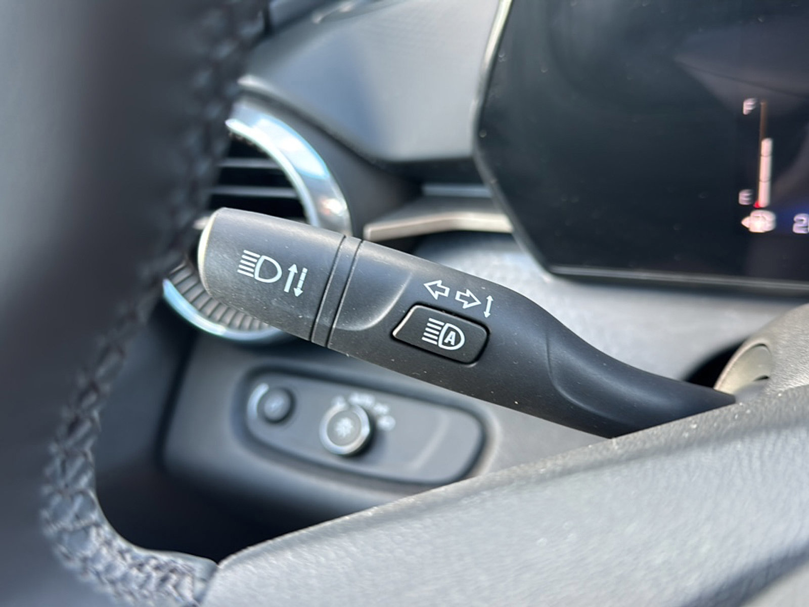 Used 2024 Chevrolet Trax ACTIV w/ Driver Confidence Package image 29