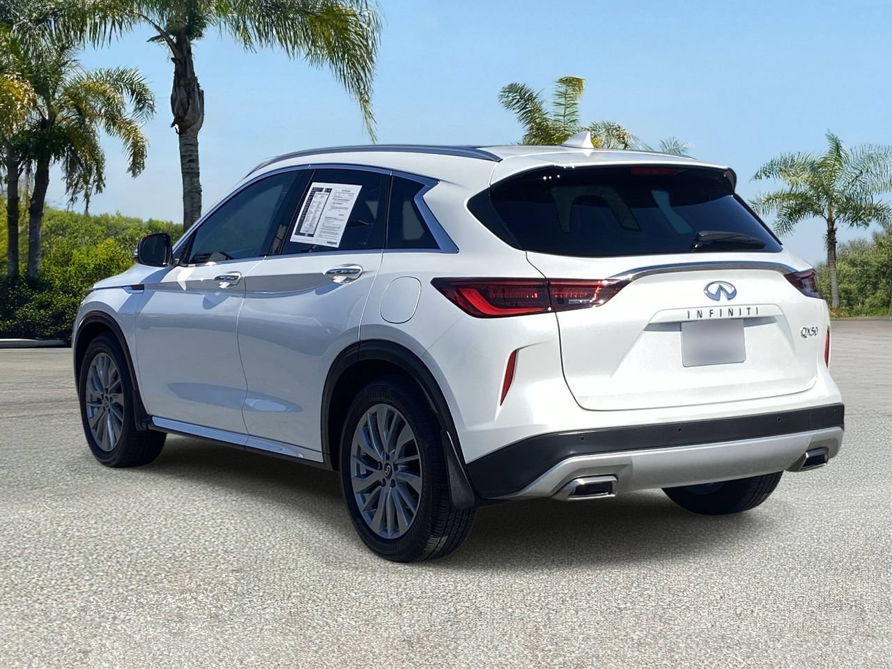Certified 2023 INFINITI QX50 Luxe FWD image 3