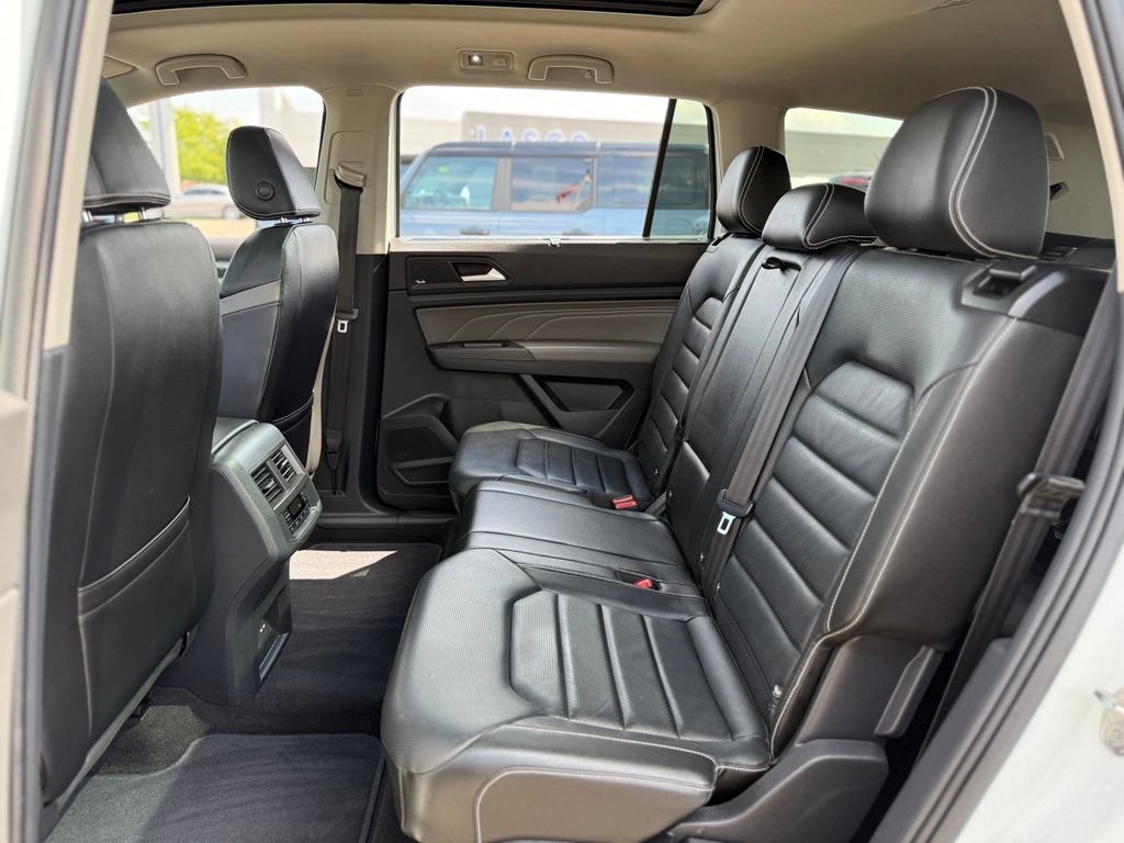 Used 2023 Volkswagen Atlas SEL R-Line AWD/4WD image 14