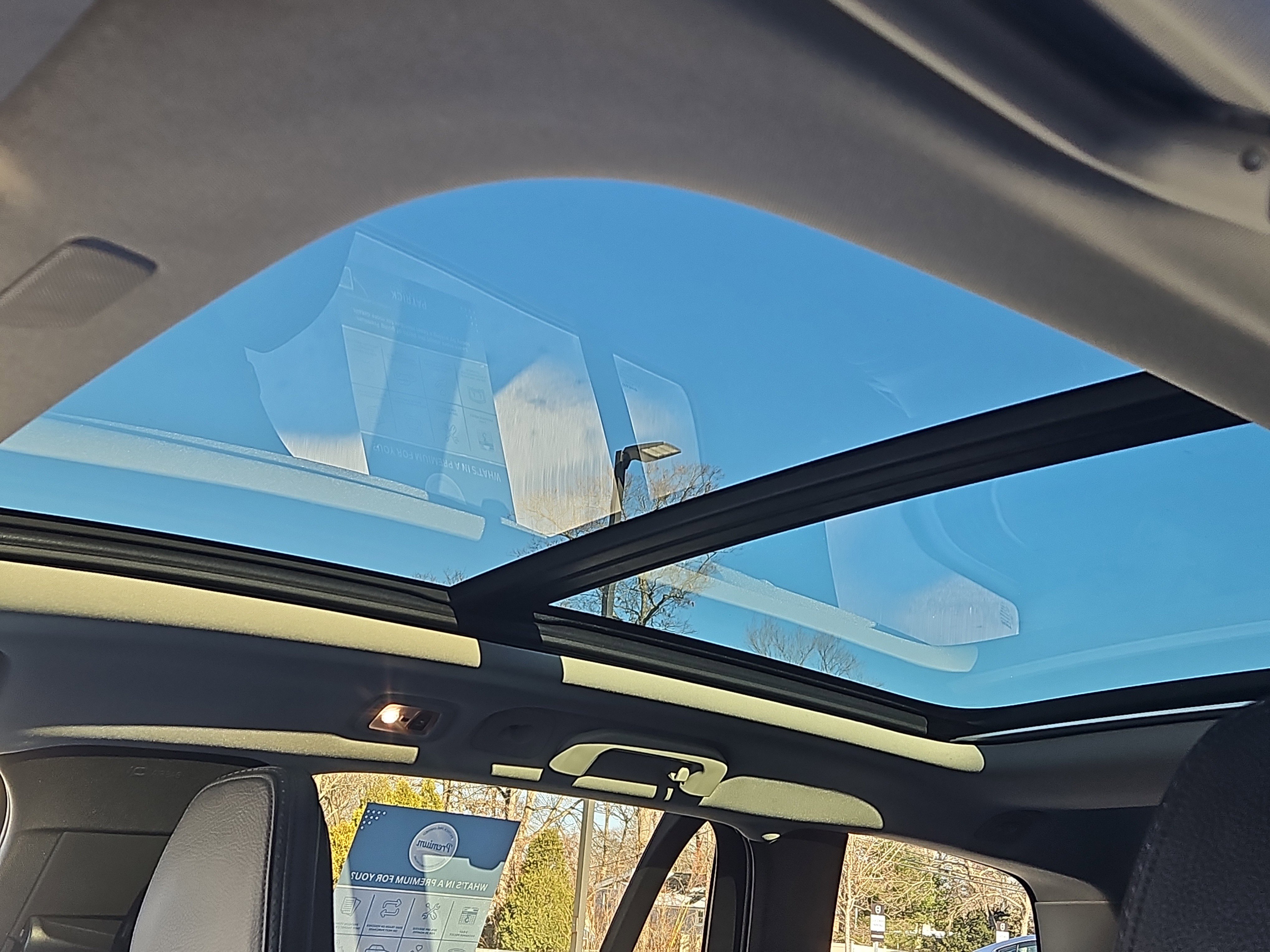 Used 2020 Volvo V60 T5 Cross Country w/ Protection Package Premier image 8