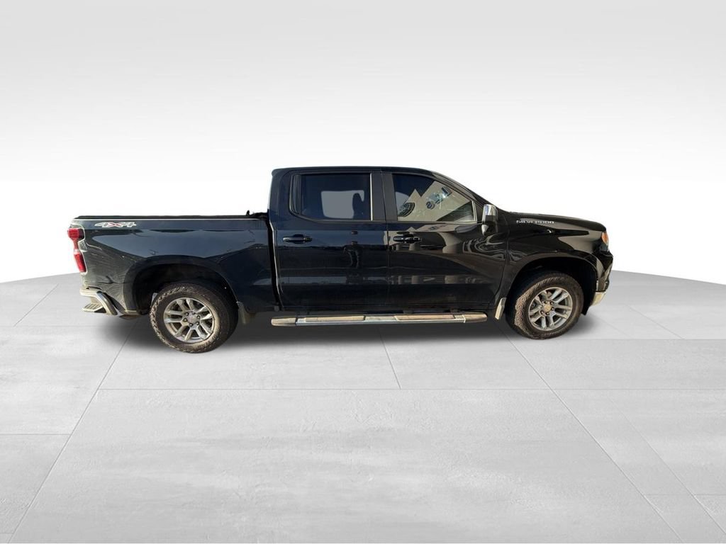 Used 2025 Chevrolet Silverado 1500 LT w/ Protection Package AWD/4WD image 3