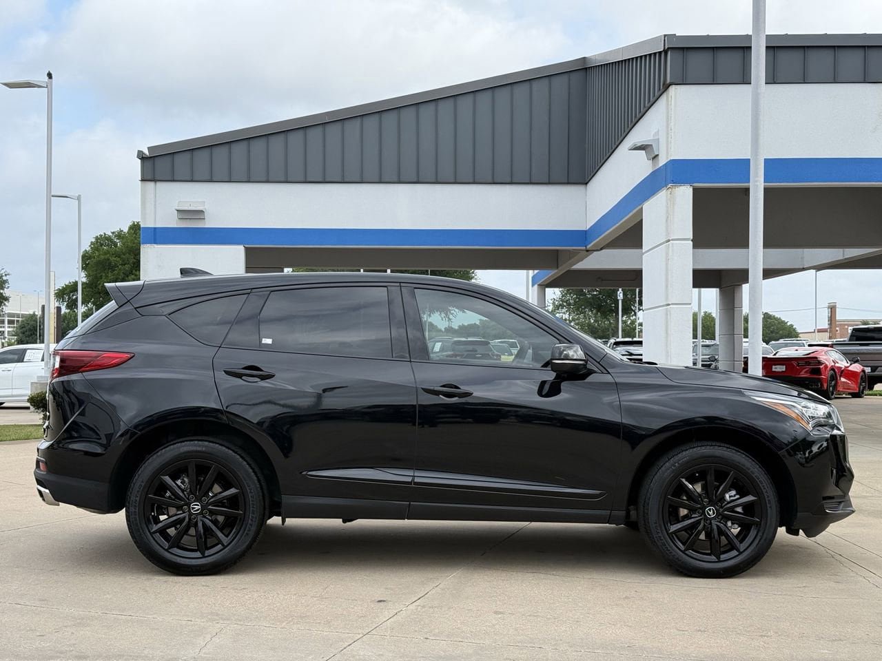 Used 2025 Acura RDX SH-AWD image 3