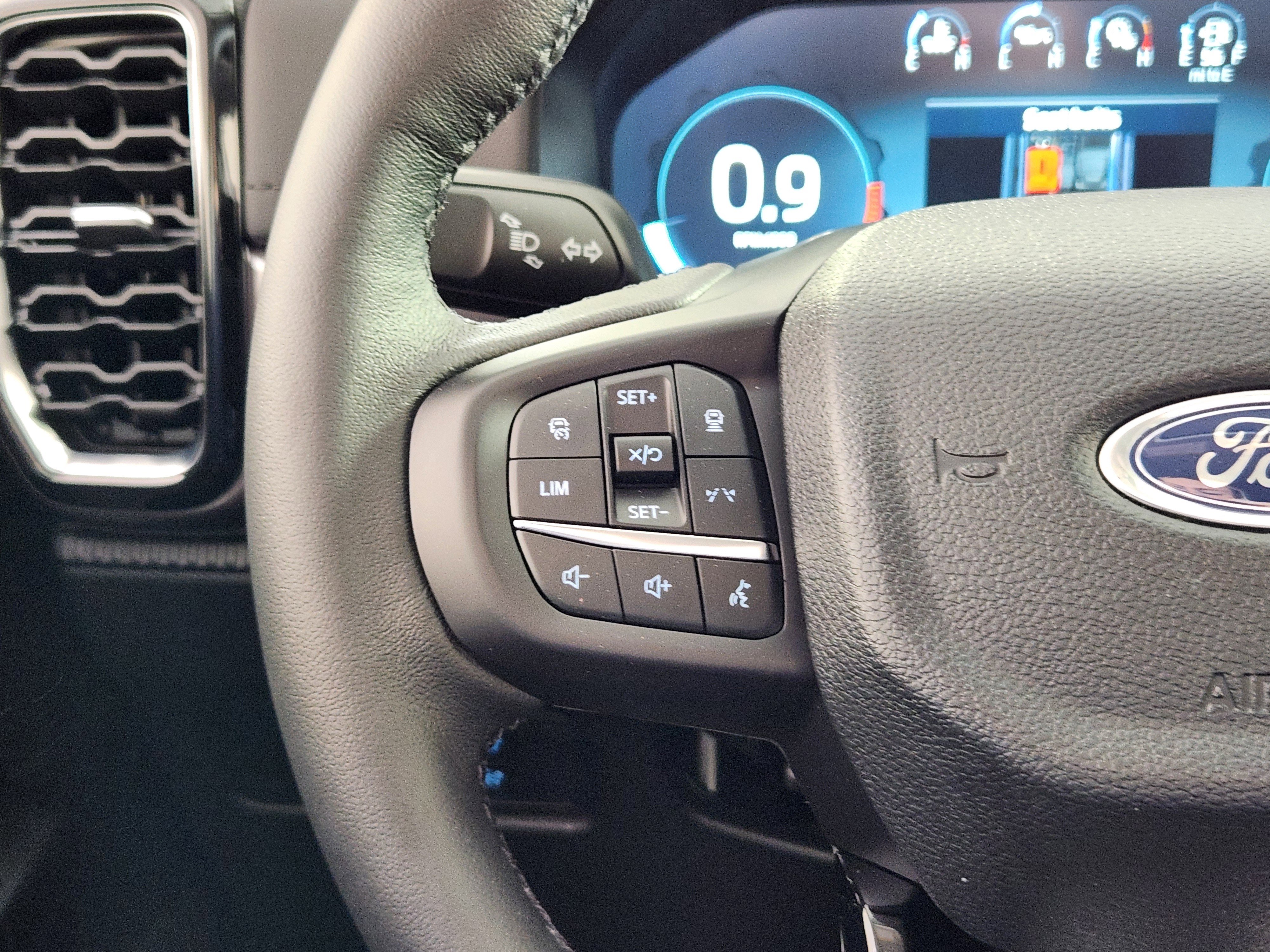 New 2025 Ford Ranger Lariat w/ FX4 Off-Road Package image 18