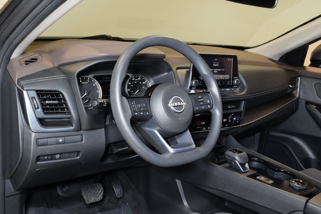 Used 2023 Nissan Rogue SV AWD/4WD image 5