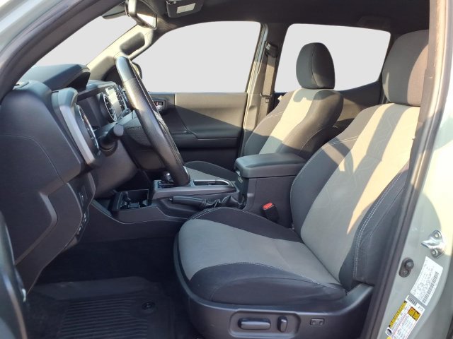 Used 2022 Toyota Tacoma TRD Off-Road w/ Technology Package AWD/4WD image 18