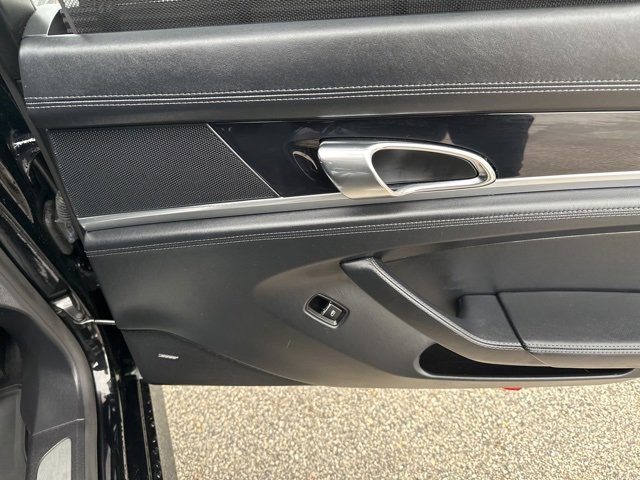 Used 2015 Porsche Panamera 4S Executive image 15