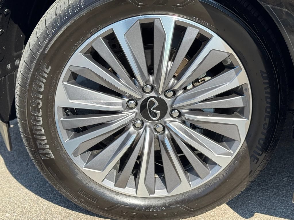 Certified 2026 INFINITI QX80 Luxe w/ Cargo Package AWD/4WD image 7