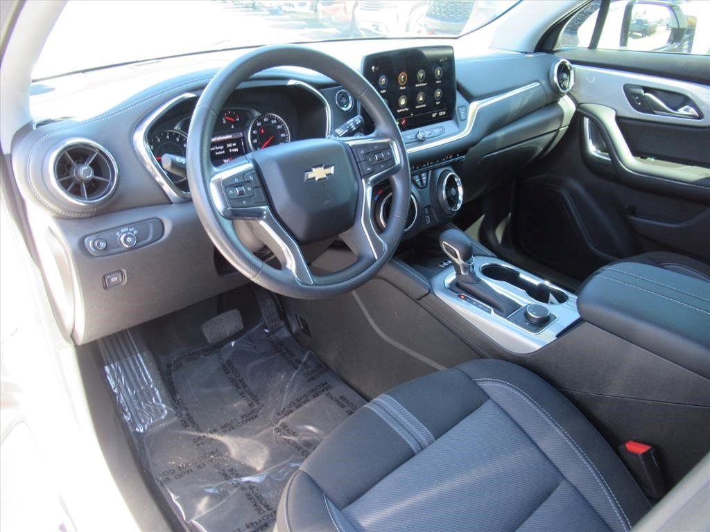Certified 2024 Chevrolet Blazer LT w/ Convenience Package image 13