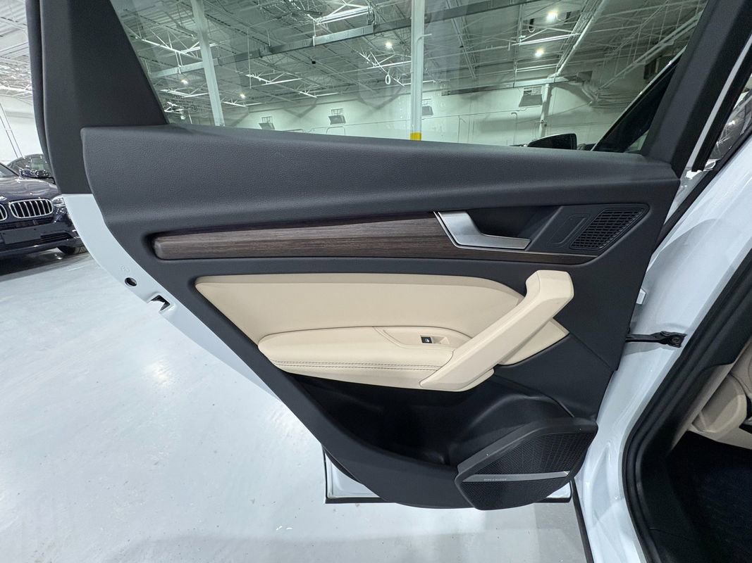 Used 2025 Audi Q5 2.0T Premium Plus w/ Premium Plus Package image 47