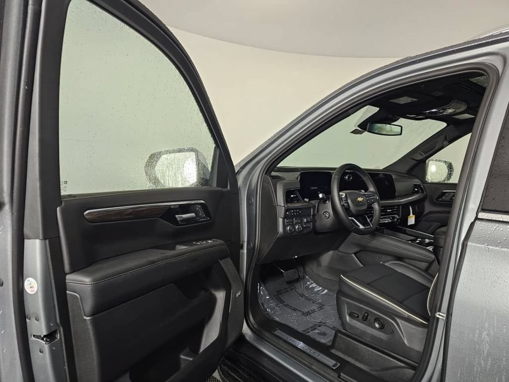New 2026 Chevrolet Suburban Premier w/ Sun And Tow Package AWD/4WD image 22