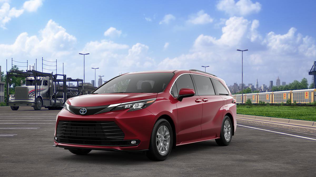 New 2025 Toyota Sienna XLE