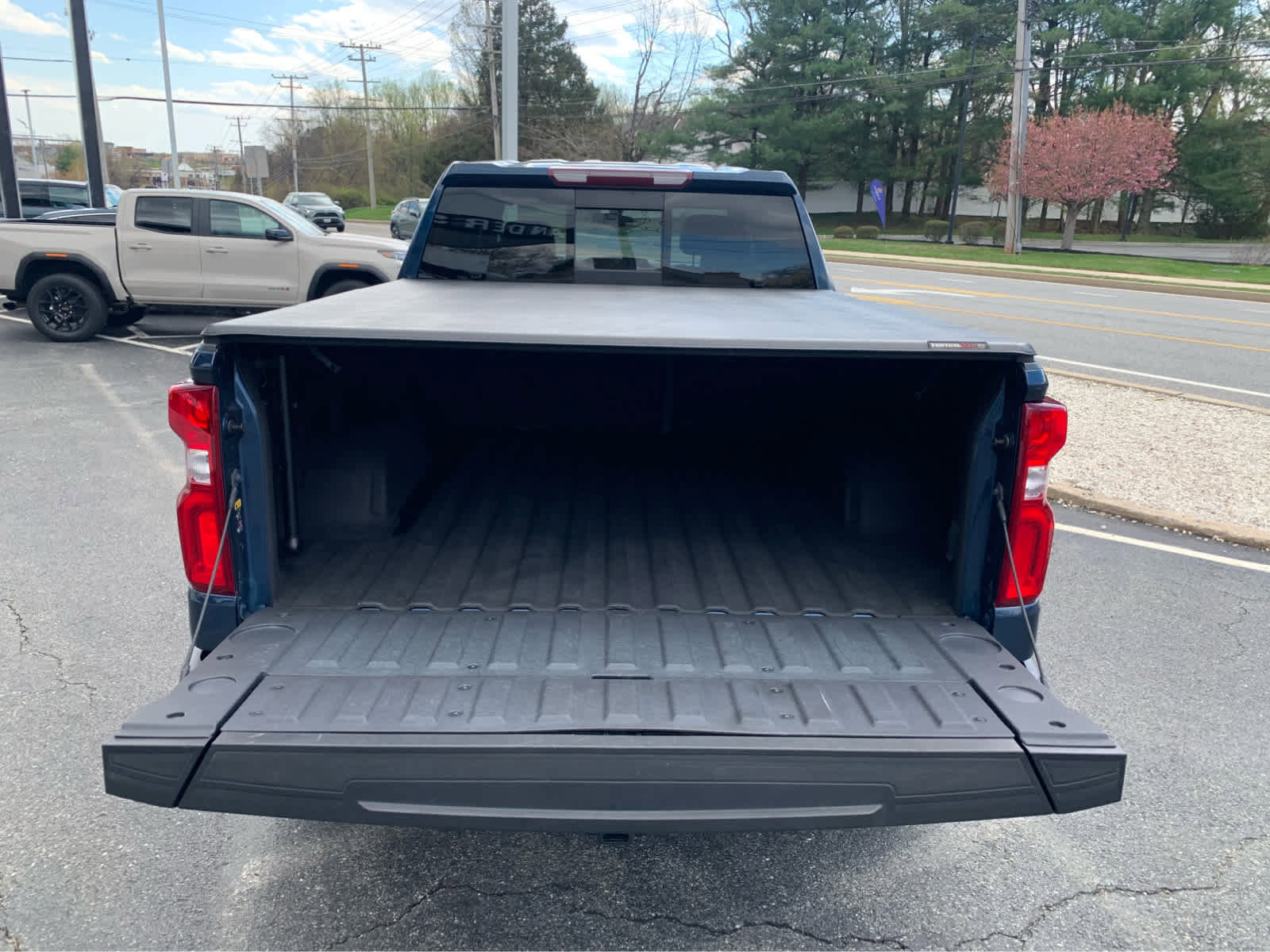 Used 2021 Chevrolet Silverado 1500 LT Trail Boss w/ Convenience Package II image 5